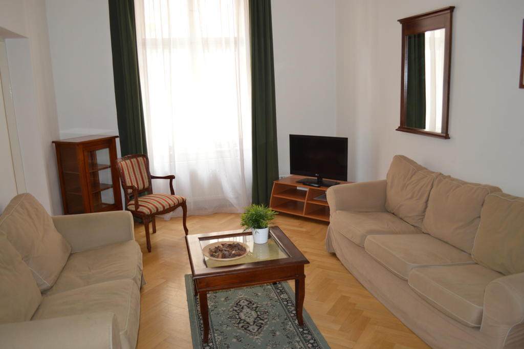 Leo Apartments Old Town Πράγα Εξωτερικό φωτογραφία