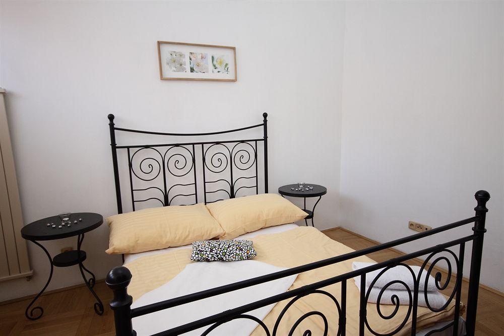 Leo Apartments Old Town Πράγα Εξωτερικό φωτογραφία