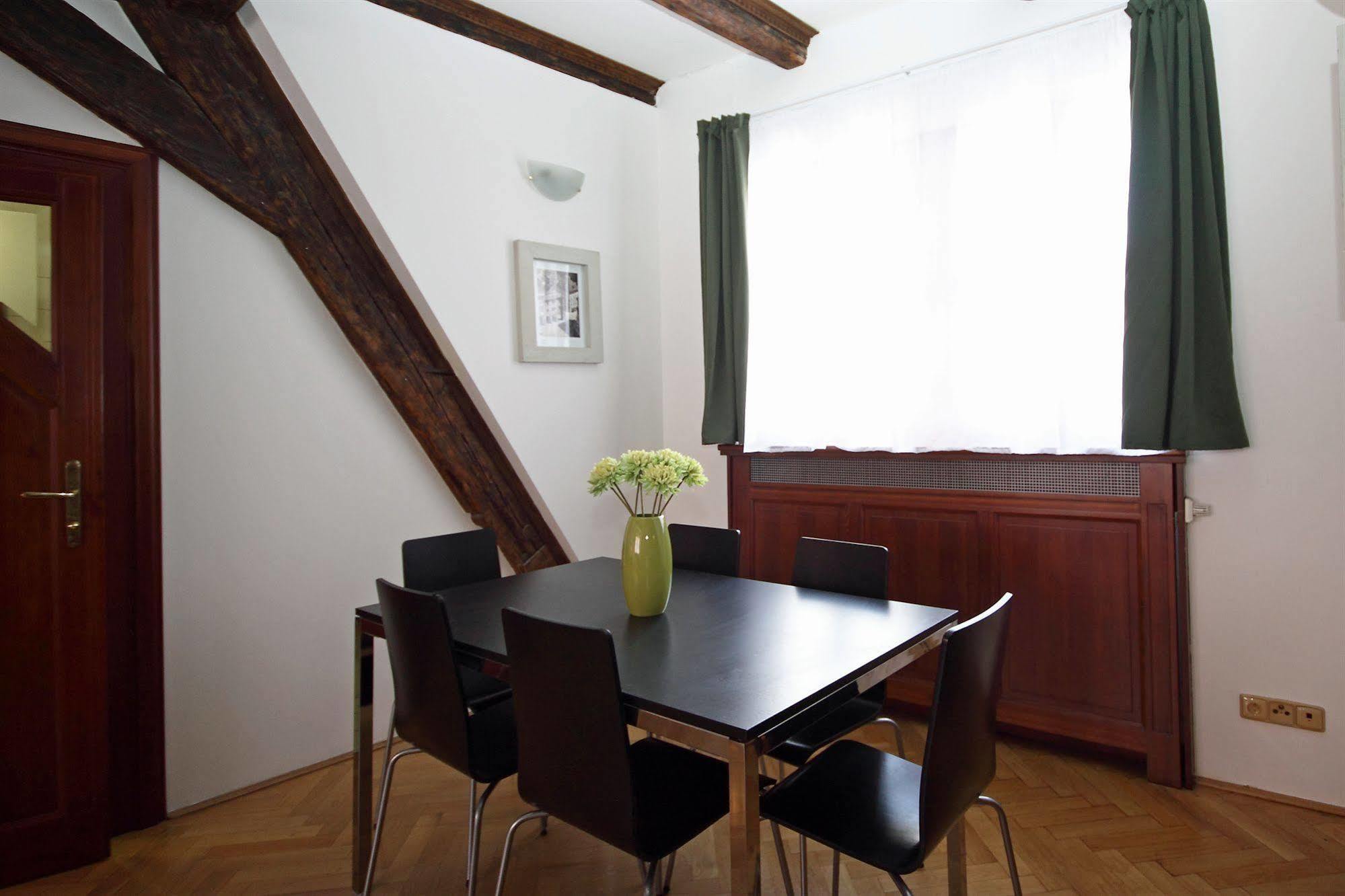Leo Apartments Old Town Πράγα Εξωτερικό φωτογραφία